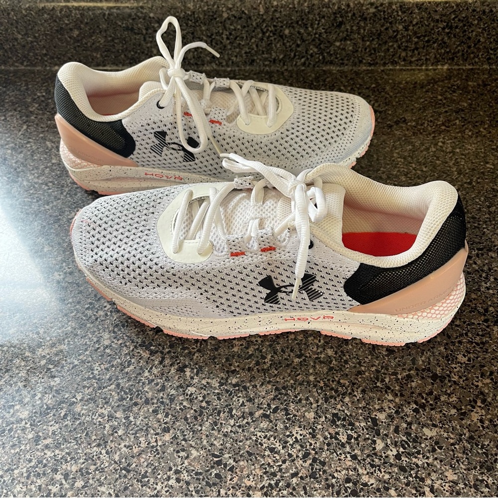 Under Armour Women's Size 12 Running Tennis Sneakers Shoes HOVR Intake 6